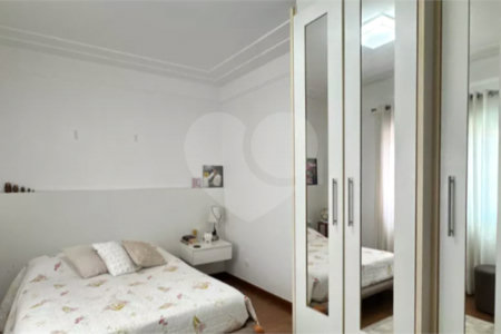 Casa à venda com 4 quartos, sendo 3 suítes,  no condomínio Vila das Flores, São Paulo - SP