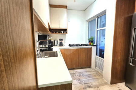 Casa à venda com 3 quartos, sendo 1 suíte, no condomínio Flora Park, São Paulo - SP