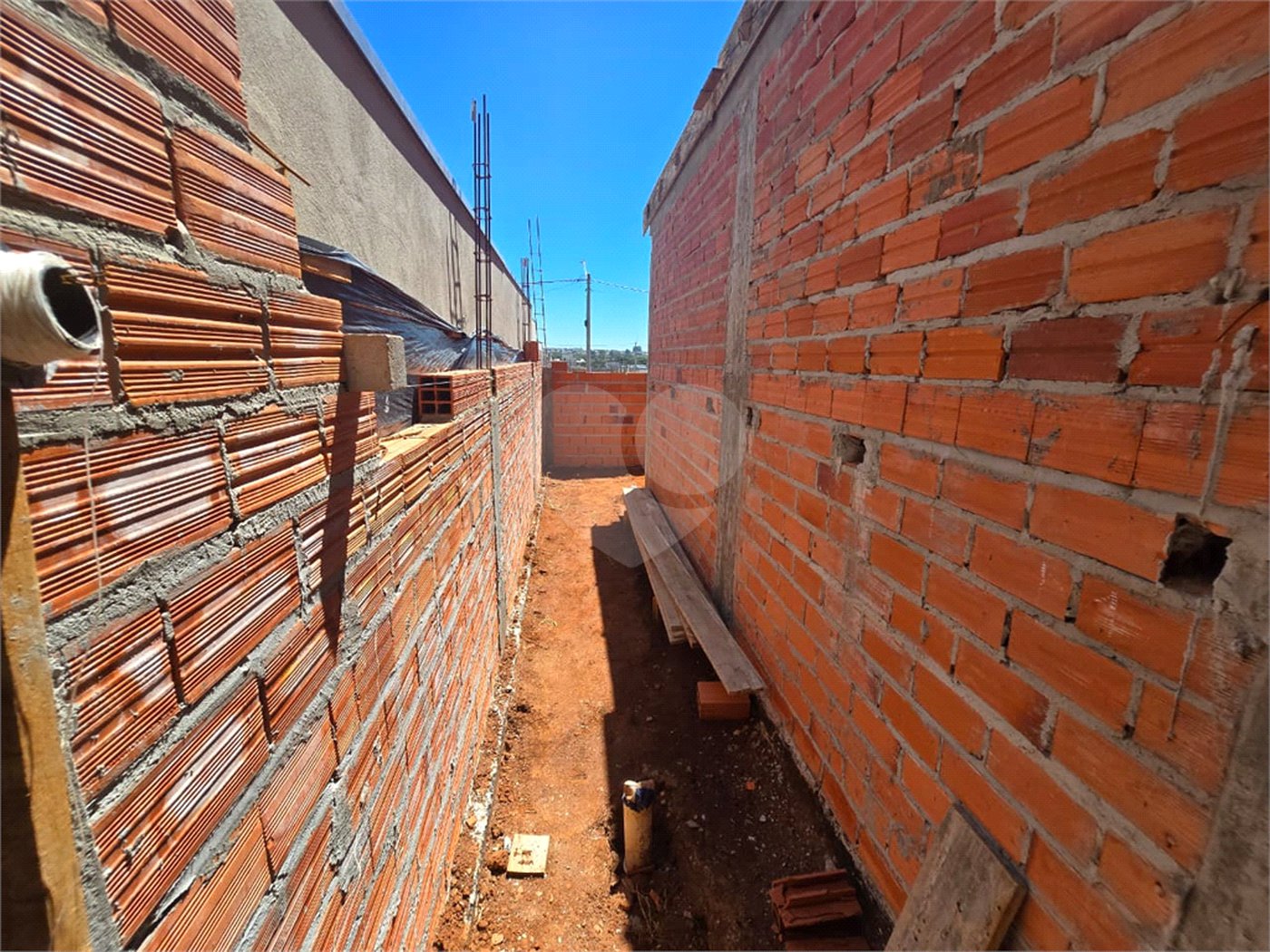 Casa à venda com 3 quartos, sendo 1 suíte, no condomínio Residencial Tivolli, Itapetininga - SP