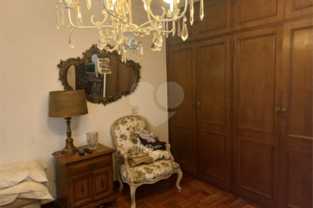 Casa à venda com 3 quartos, sendo 2 suítes, em Morumbi, São Paulo, SP