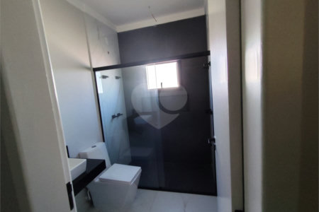 Casa à venda com 4 quartos, sendo 3 suítes,  no condomínio Residencial Golden Ville, Itapetininga - SP