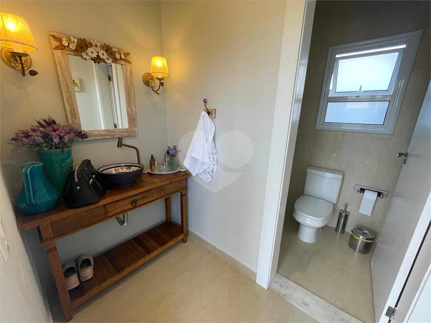 Casa à venda com 3 suítes no condomínio Arujá Verdes Lagos, Arujá - SP