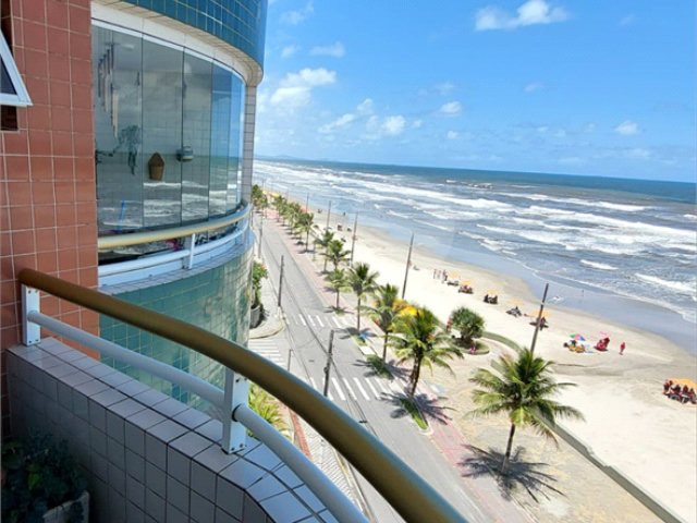 Apartamento à venda com 2 quartos, sendo 1 suíte,  em Vera Cruz, Mongaguá, SP