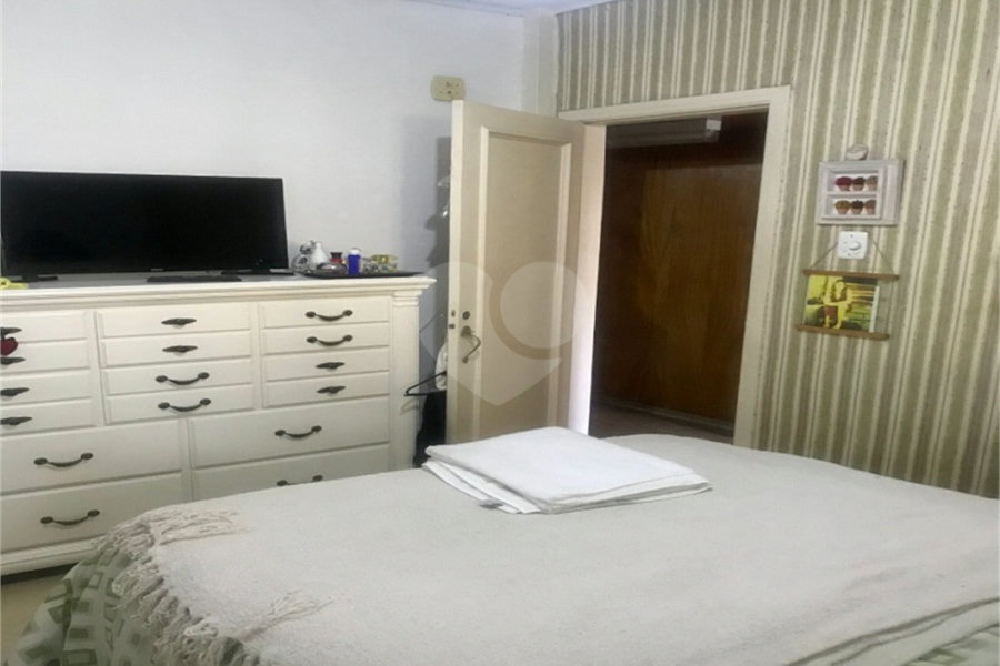Sobrado à venda com 4 quartos, sendo 1 suíte, em Vila Gustavo, São Paulo, SP