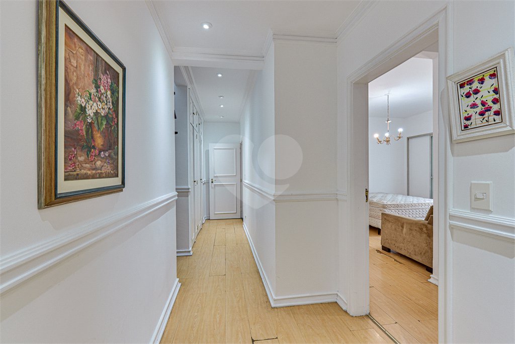 Casa de Vila à venda com 4 quartos, sendo 3 suítes,  em Alto da Boa Vista, São Paulo, SP