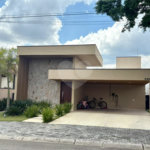 Casa à venda com 3 quartos, sendo 1 suíte, no condomínio Bosque dos Pires, Itatiba - SP