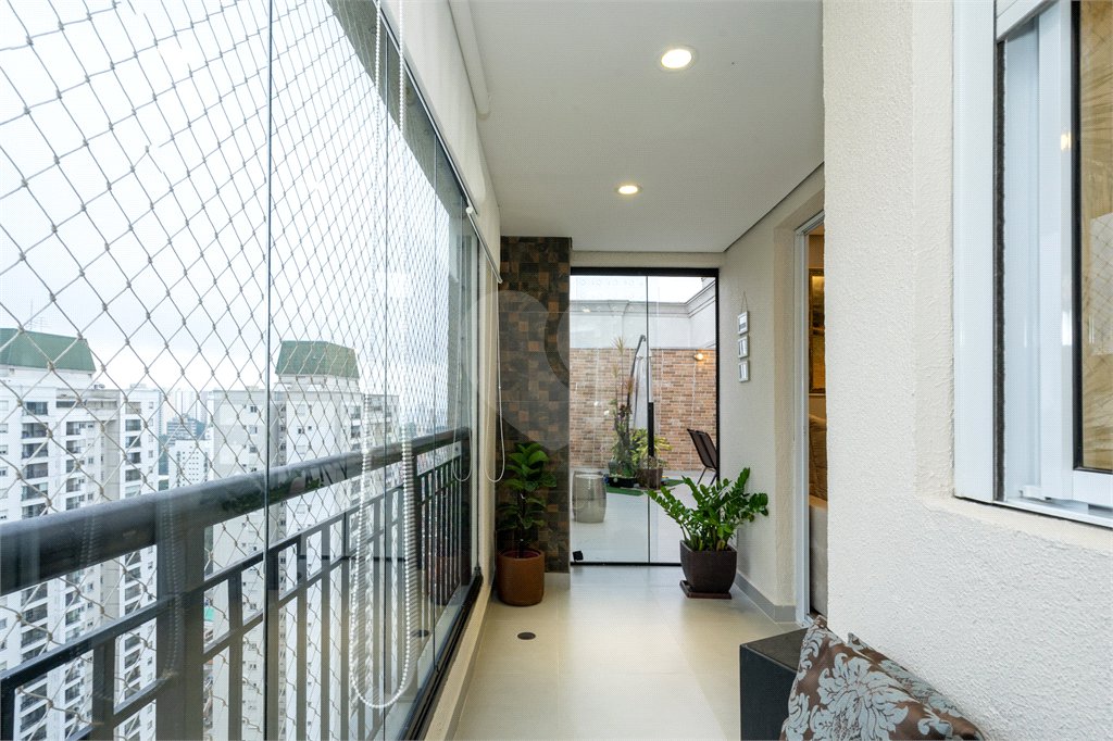 Apartamento à venda com 3 quartos, sendo 1 suíte,  em Jardim Parque Morumbi, São Paulo, SP