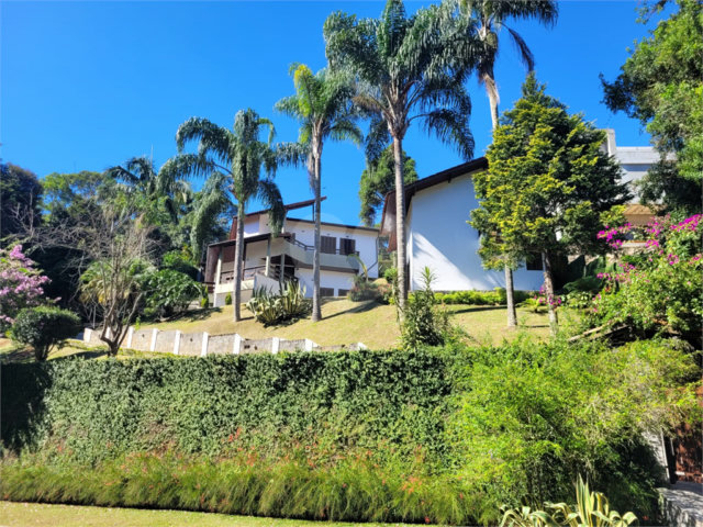 Casa à venda com 3 quartos, sendo 1 suíte,  no condomínio Alpes da Cantareira, Mairiporã - SP