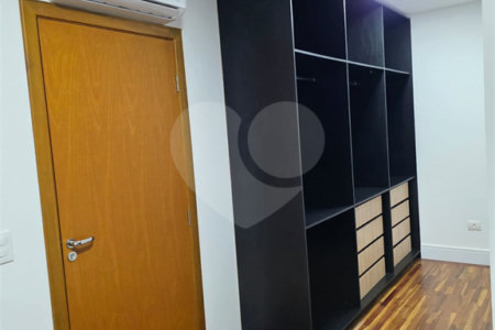 Casa à venda com 3 suítes no condomínio Hills, Arujá - SP