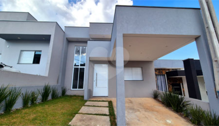Casa à venda com 3 quartos, sendo 1 suíte,  no condomínio Horto Florestal Villagio, Sorocaba - SP