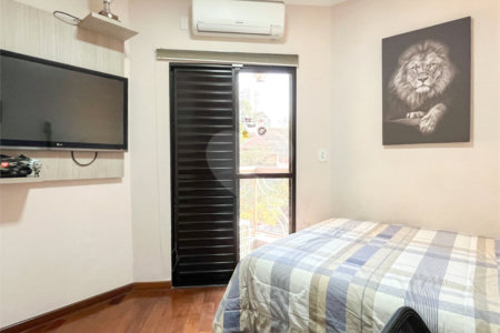 Sobrado à venda com 4 quartos, sendo 1 suíte, em Jardim Textil, São Paulo, SP