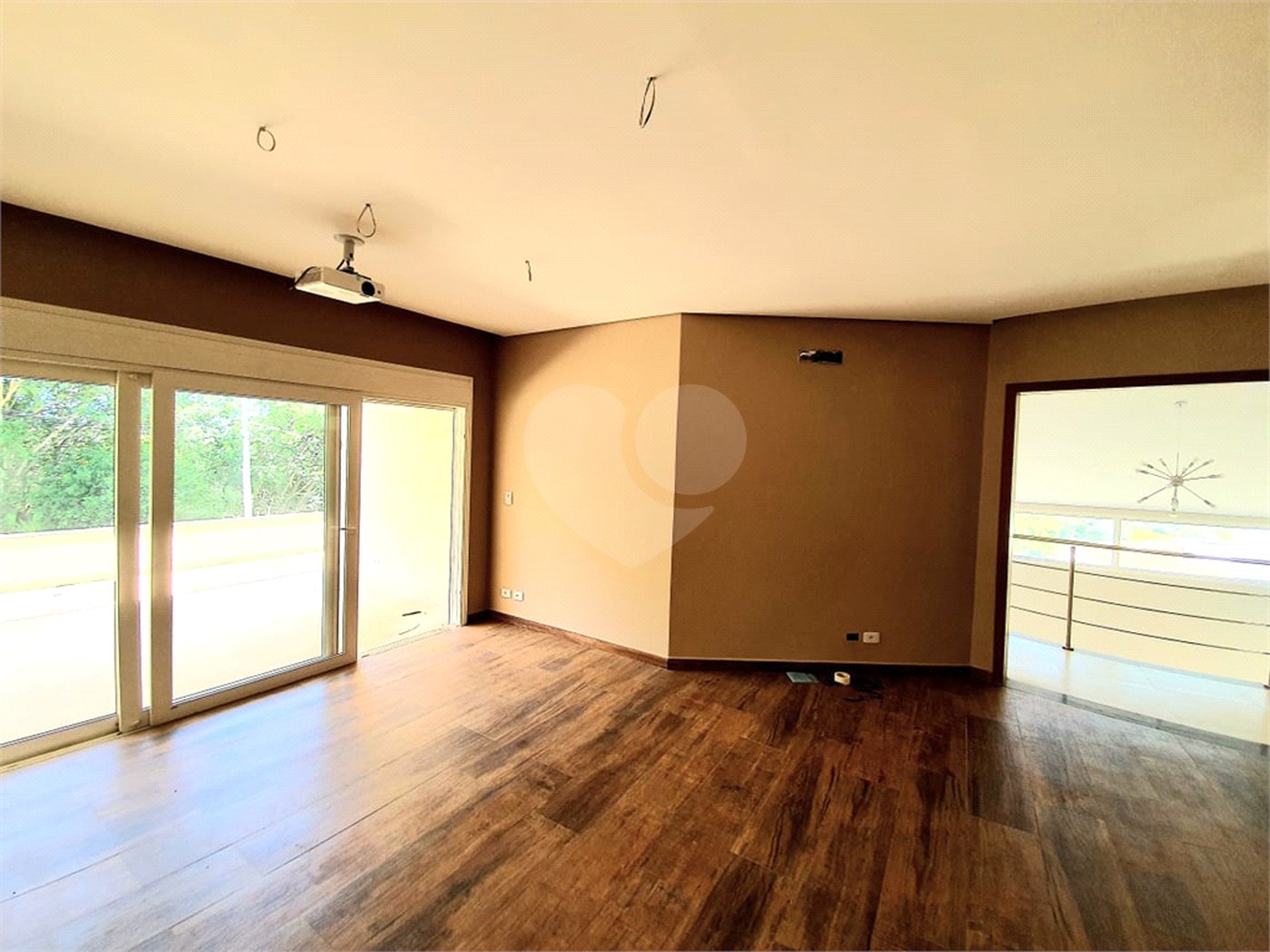 Casa à venda com 5 quartos, sendo 3 suítes, no condomínio Serra da Estrela, Atibaia - SP