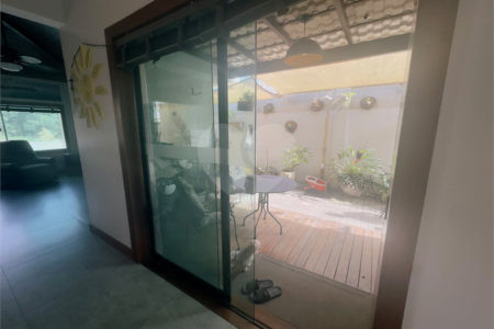 Casa em condomínio à venda com 4 quartos, sendo 2 suítes,  em Caravelas, Armação dos Búzios, RJ