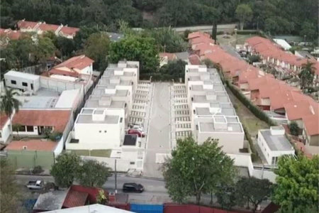 Casa à venda com 3 quartos, sendo 1 suíte, no condomínio Villaggio Viana, Cotia - SP