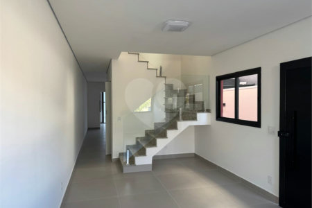 Casa à venda com 3 suítes no condomínio Residencial The Square Village, Cotia - SP