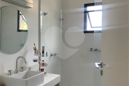 Casa à venda com 4 suítes no condomínio Vila Inglesa, Atibaia - SP