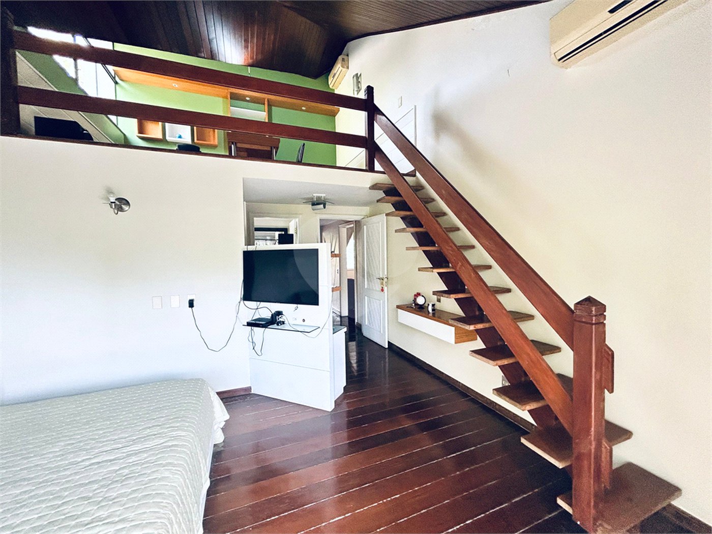 Casa à venda com 8 quartos, sendo 7 suítes, em Barra da Tijuca, Rio de Janeiro, RJ