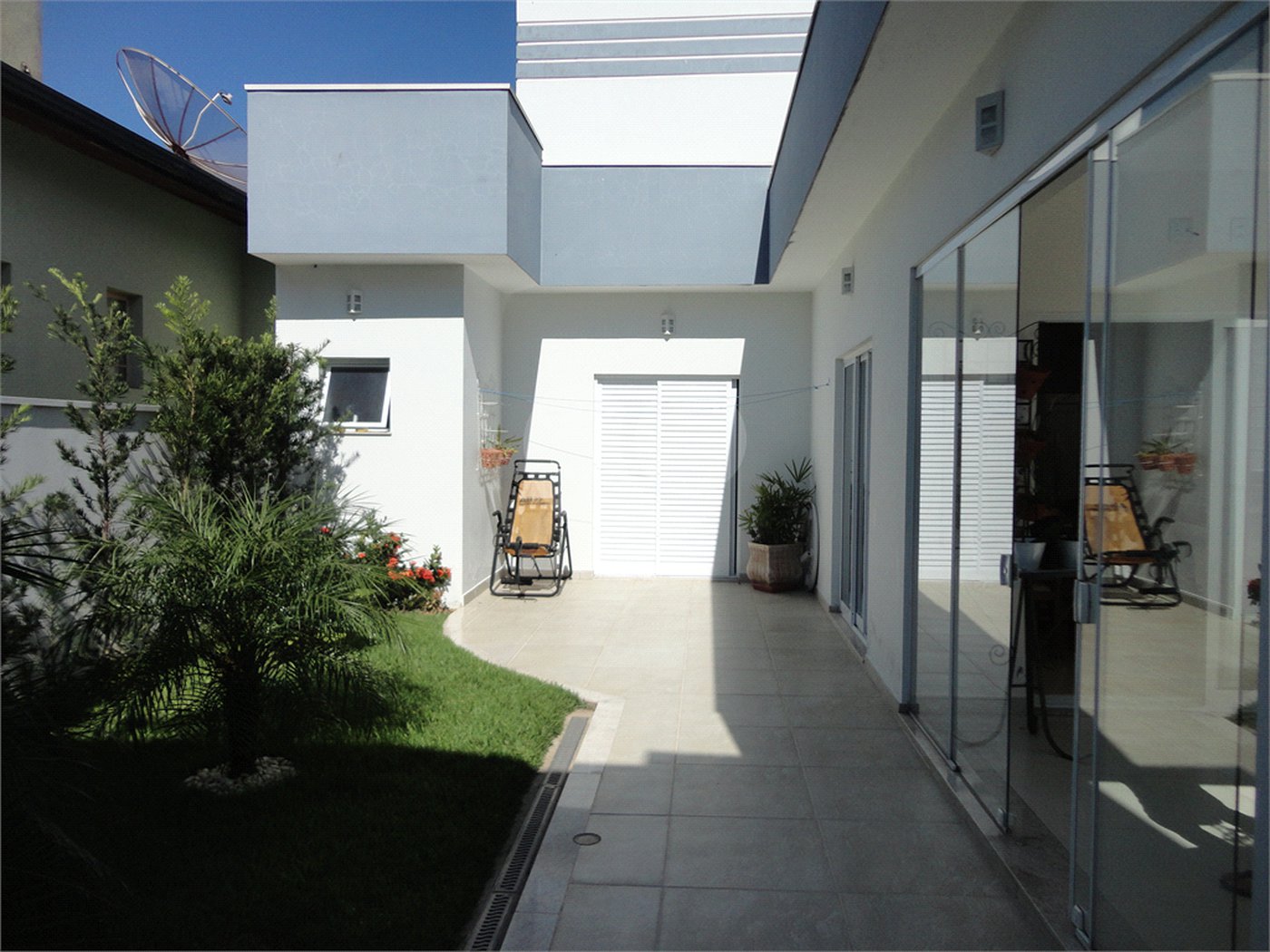 Casa à venda com 3 quartos, sendo 2 suítes, no condomínio Águas da Serra, Valinhos - SP