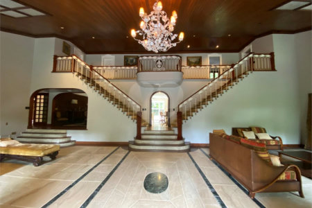 Casa à venda ou para alugar com 5 quartos, sendo 3 suítes,  em Fazenda Morumbi, São Paulo, SP