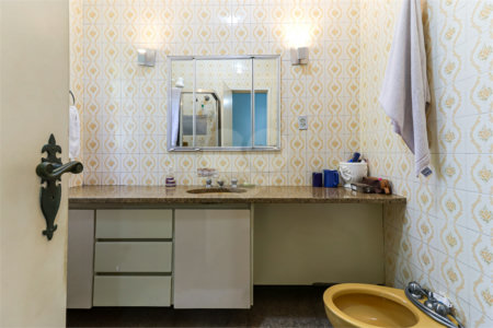 Casa à venda com 3 quartos, sendo 1 suíte, em Mirandópolis, São Paulo, SP