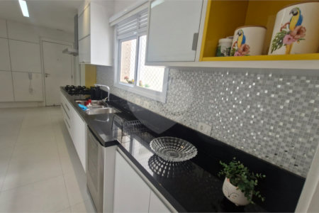 Apartamento à venda com 3 suítes em Santa Teresinha, São Paulo, SP