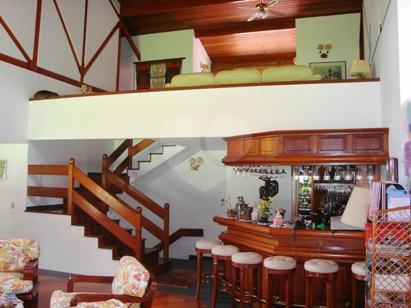 Sobrado à venda com 4 quartos, sendo 2 suítes, em Tremembé, São Paulo, SP