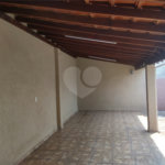 Casa Térrea com 2 dormitórios.