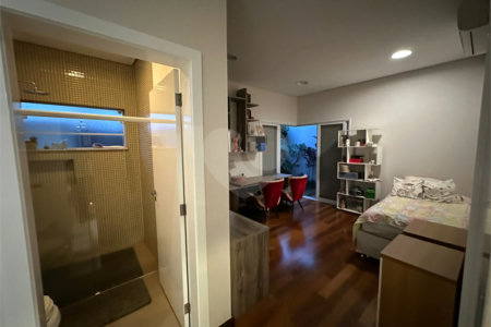 Casa a venda no condomínio Damha II