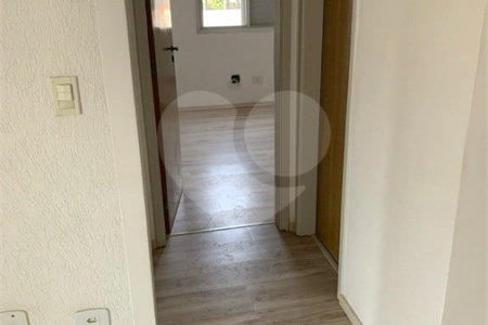 Apartamento com 68m², 2 dormitórios, sendo 1 suíte, 1 vaga, à venda na Vila Matilde.
