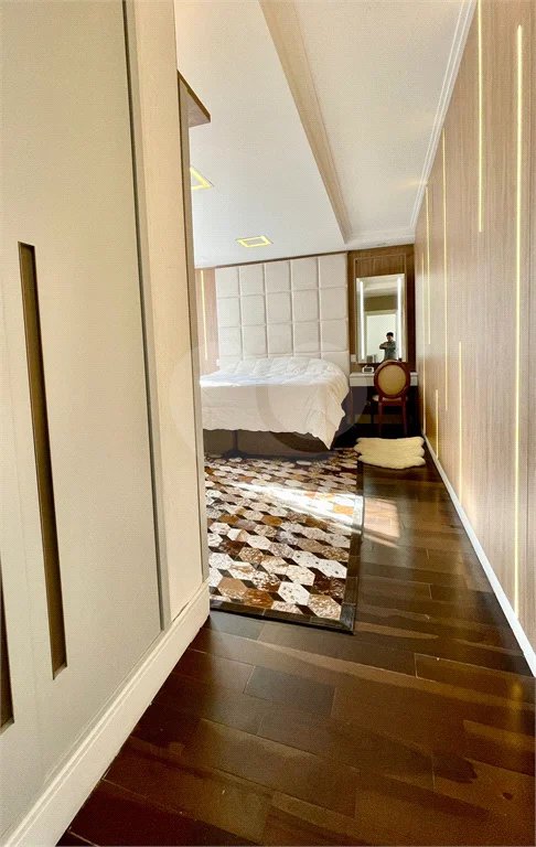 Belíssima casa à venda com 700 m² no Condomínio Tamboré, em Alphaville!!!