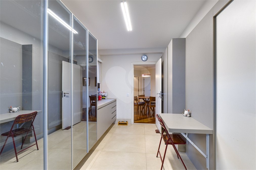Apartamento à venda com 3 quartos, sendo 2 suítes, em Campo Belo, São Paulo, SP