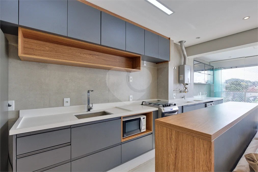 Apartamento com 68m² sala 02 ambientes, 02 dormitórios, sendo 01 suíte banheiro social e vaga no subsolo.! Venha conhecer!