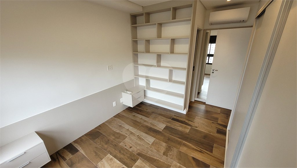 Apartamento de 2 quartos mobiliado à venda no Paraíso
