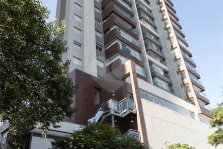 Cobertura amplo com 110m² mobilizada à venda no Campo Belo