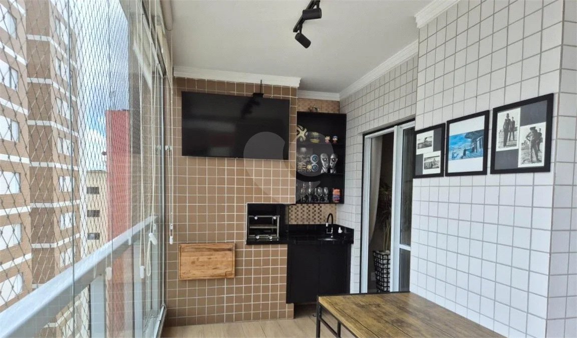 Apartamento reformado de 92 m² no Baeta Neves, com 2 dormitórios, 1 suíte, sala ampliada, área gourmet, 2 vagas, planejados e lazer completo.