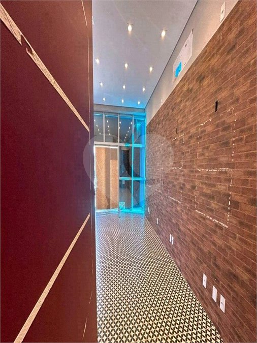SALÃO COMERCIAL PARA LOCAÇÃO EM INDAIATUBA SP! - Av. Pres. Kennedy! - Salão comercial de 89,64 m² no térreo do Edifício Granada une modernidade, conforto e a melhor localização de Indaiatuba. Destaques do Imóvel: - Espaço Amplo: Salão principal com excelente iluminação natural. - Infraestrutura: