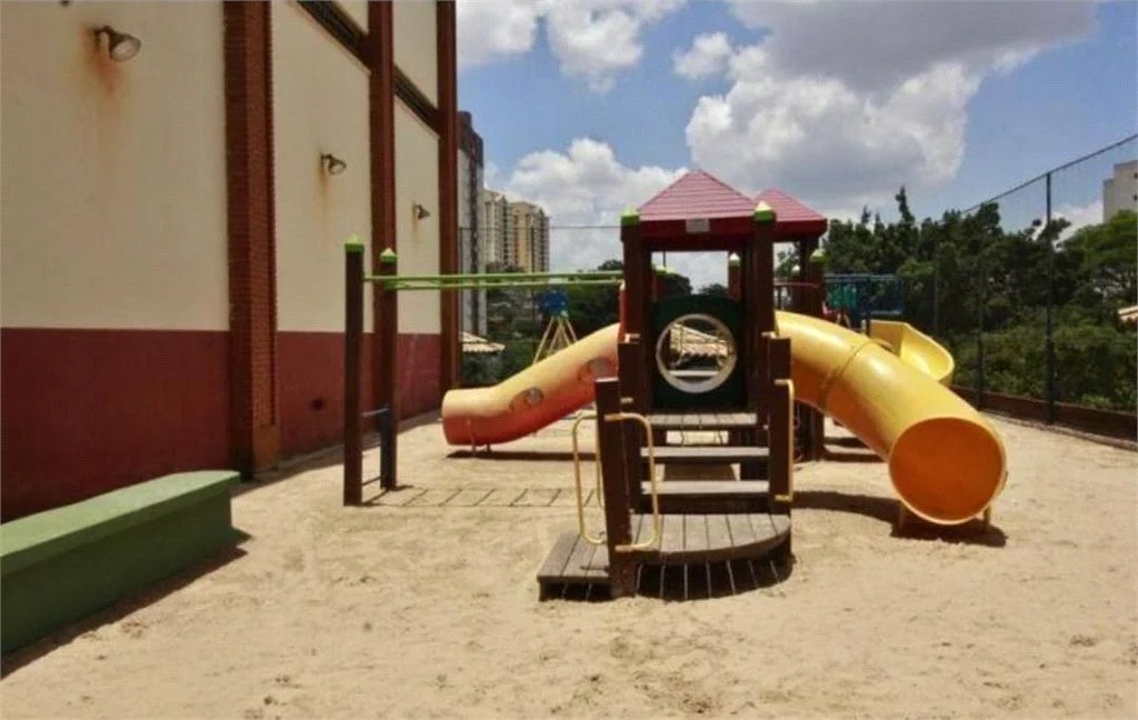 Apartamento à venda com 3 quartos, sendo 1 suíte,  em Vila Polopoli, São Paulo, SP