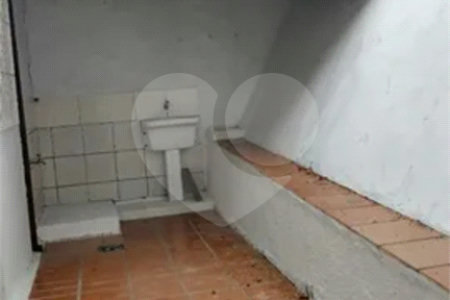 CASA A VENDA COM 125M², 2 DORMITÓRIOS, 1 BANHEIRO, 1 VAGA, TAUBATÉ/SP.