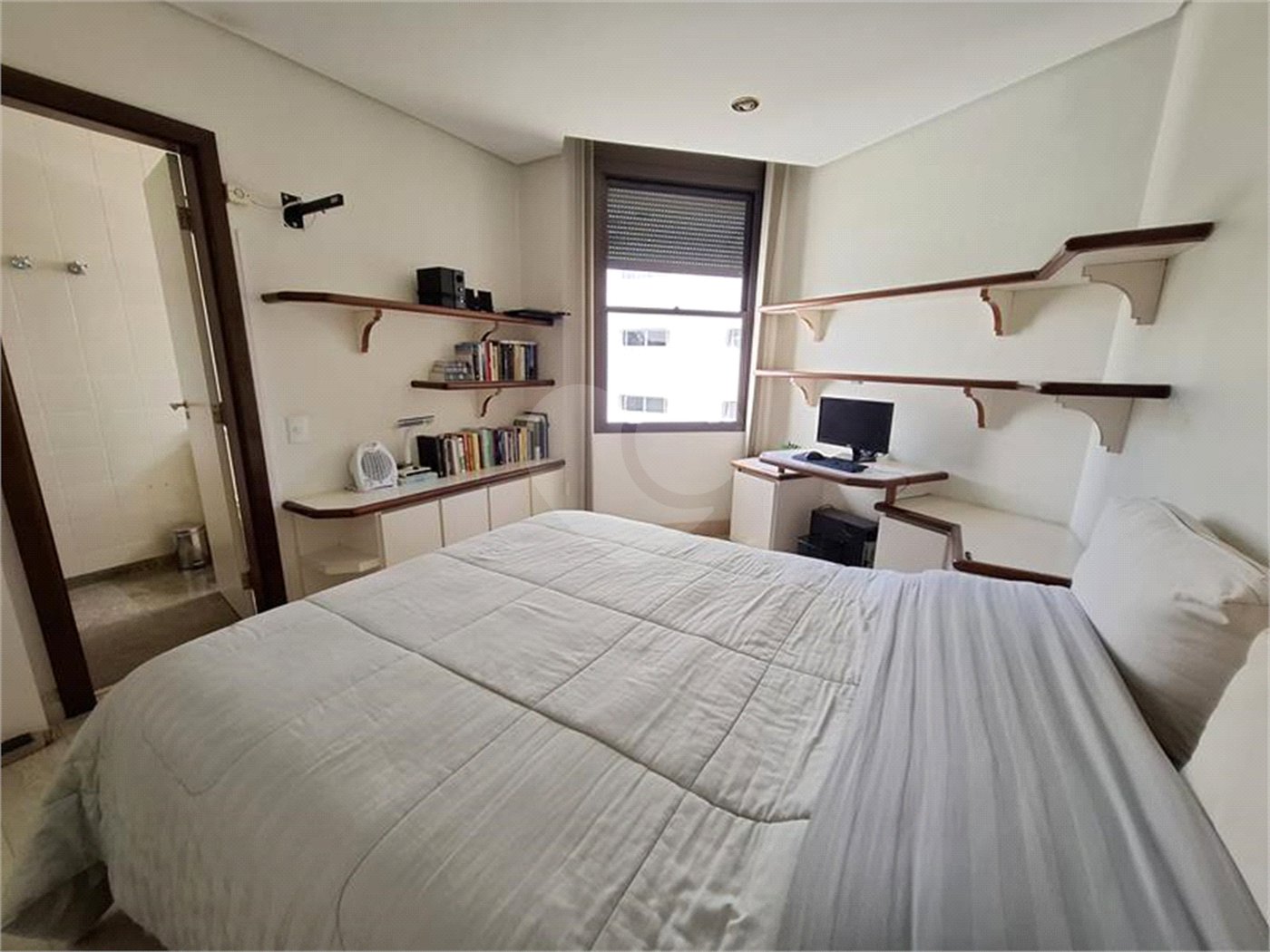 Apartamento, a venda, com 300m² de área privativa, 4 suítes, 4 vagas - Santana / SP
