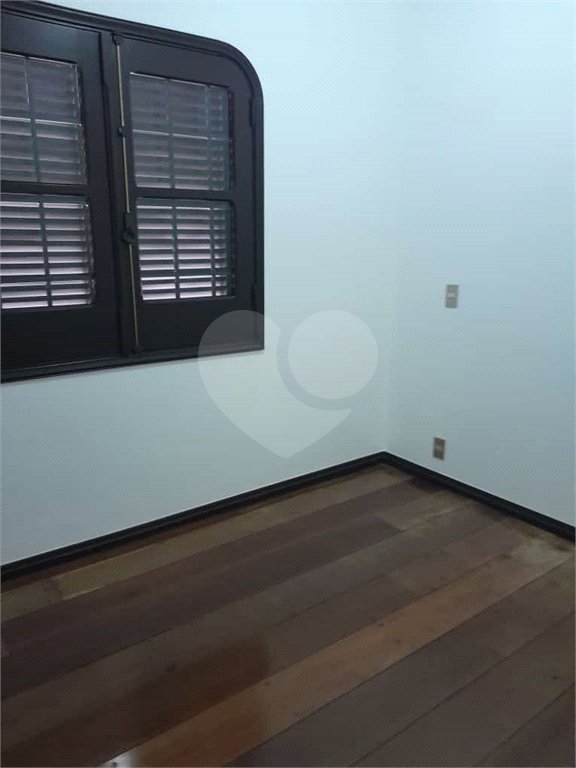 Linda casa para venda / Locação em bairro nobre