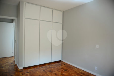 Casa térrea em Araraquara/SP.