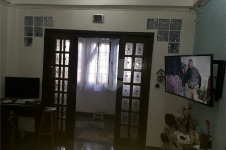 Casa com 260m² , 3 pavimentos , 6 dormitórios , 1 suíte , 3 vagas , a venda no Itaim Paulista.