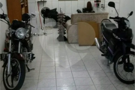 Sobrado com 212m² , 3 dormitórios , 2 vagas , à venda em Santo André.