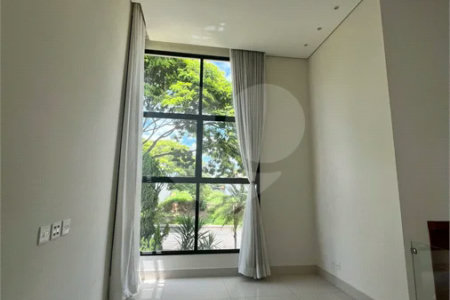 Casa de Alto Padrão à Venda – Condomínio Terra Magna | Indaiatuba/SP - Sofisticação, conforto e funcionalidade. Este magnífico sobrado possui 300 m² de área construída em um terreno de 420 m², com ambientes amplos, integrados e acabamentos de alto padrão. Destaques do imóvel - 4 dormitórios, sendo 3