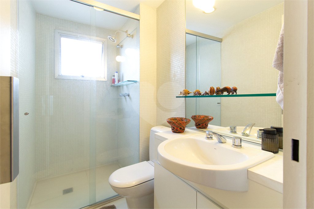 Apartamento a venda no Campo Belo, 192 M², 3 suites, 3 vagas, lazer e próximo ao metrô