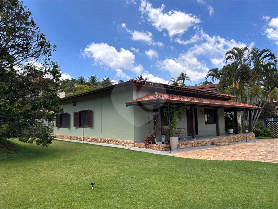 Casa para Venda ou Locação com opção de estar mobiliado no Condomínio Recanto Florido – Vinhedo/SP