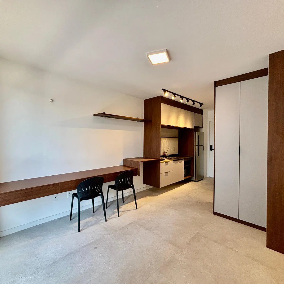 Studio novo e mobiliado para locação 26m² em Pinheiros – próximo ao metrô Faria Lima!