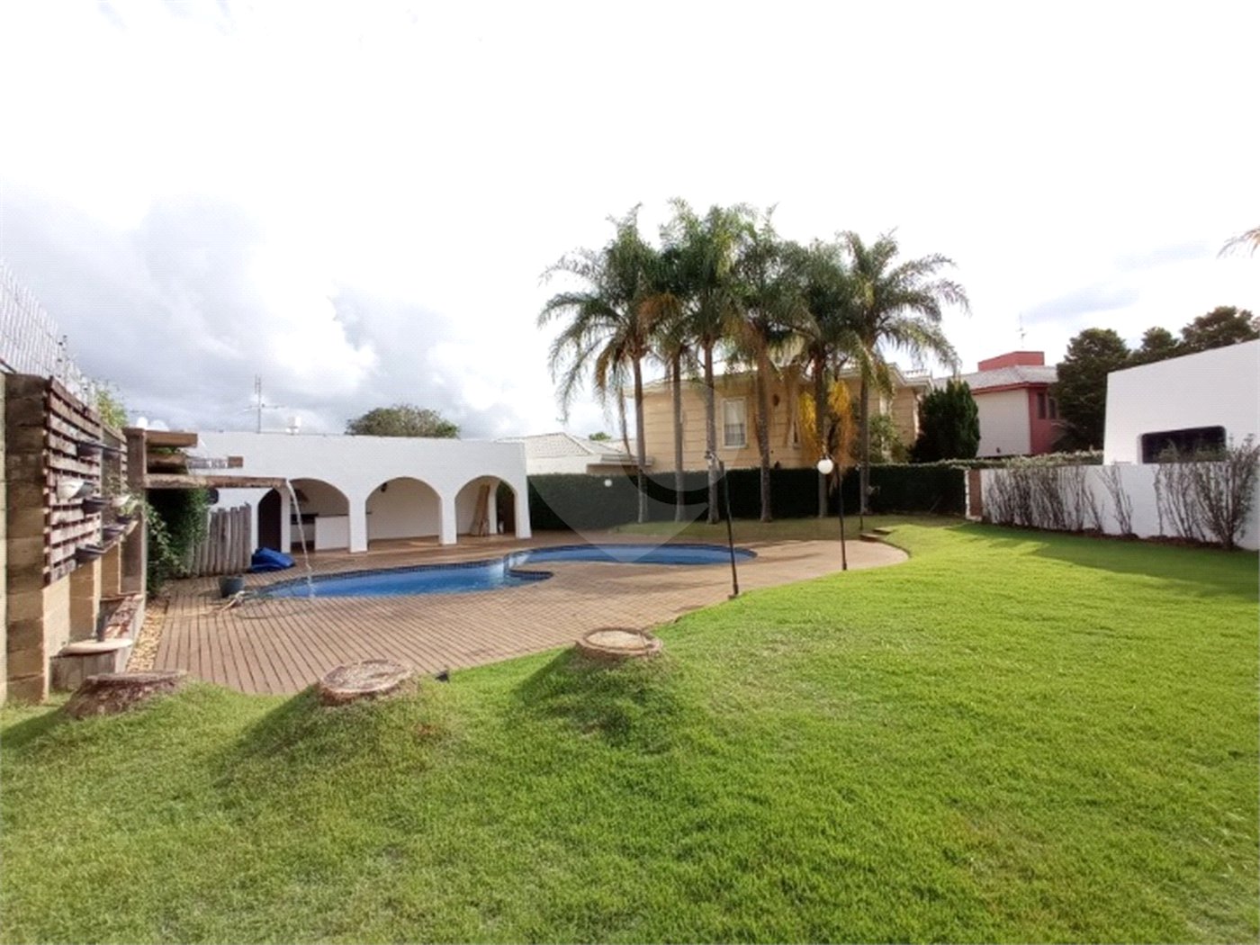 Casa térrea no Condomínio Faber I.