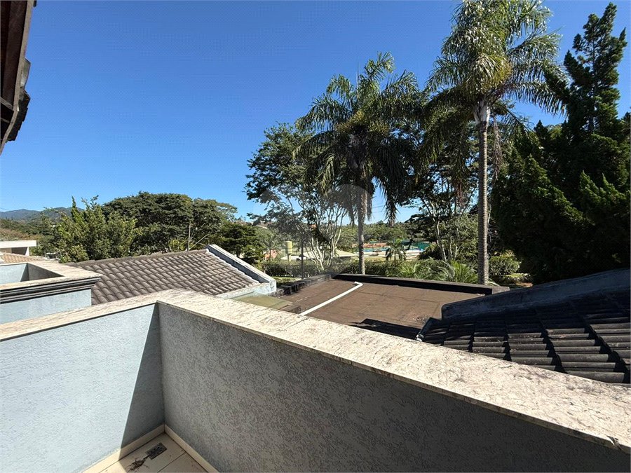 Casa alto padrão condomínio fechado em Atibaia com 4 suítes e ampla área de lazer, espaço gourmet, piscina, 6 vagas garagem