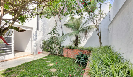Casa de Vila à venda com 4 quartos, sendo 2 suítes,  em Alto da Boa Vista, São Paulo, SP